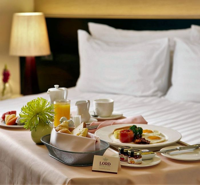 Room Service</br>upon Guest request